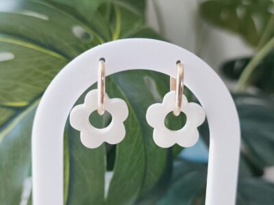 Suspensions et bijoux en macramé et résine