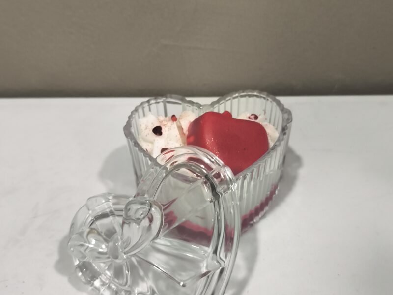 Bougie coulée dans son contenant coeur en verre 12€