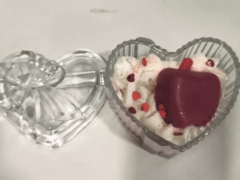 Bougie coulée dans son contenant coeur en verre 12€
