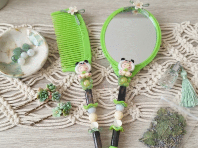 PEIGNES ET MIROIRS PERLÉS