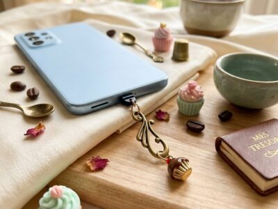 ANTI-POUSSIÈRE BIJOU TÉLÉPHONE OU TABLETTE