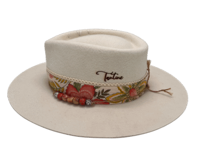 Création de chapeau sur mesure et pièce unique.