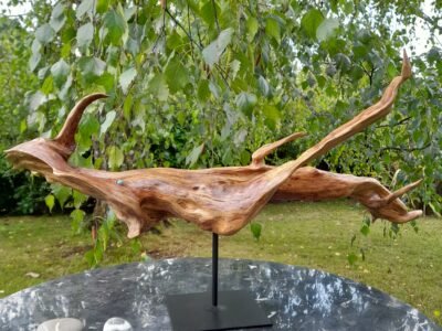 Le Génie de la Rivière - Sculpture de poisson en bois artisanale - Pièce unique sculptée main dans une branche de pin