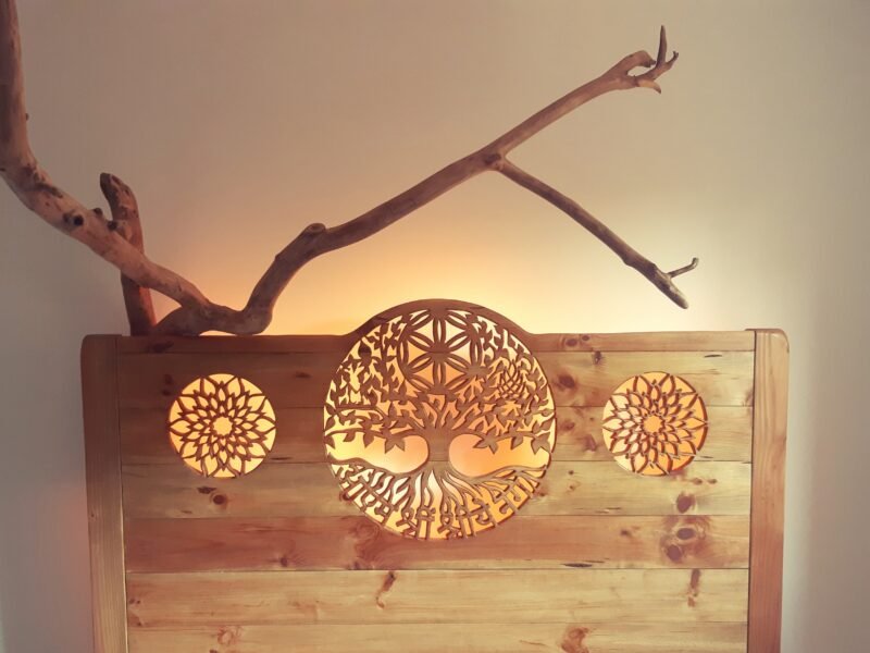 Tête de lit en bois massif sur mesure