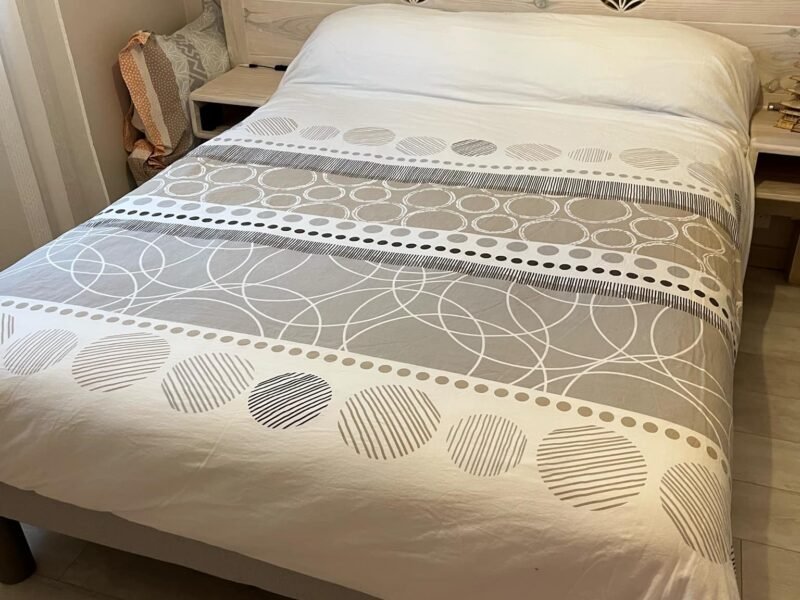 Tête de lit en bois massif sur mesure