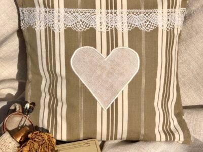 Créations textiles - Décorations et accessoires en linge ancien et tissus upcyclés