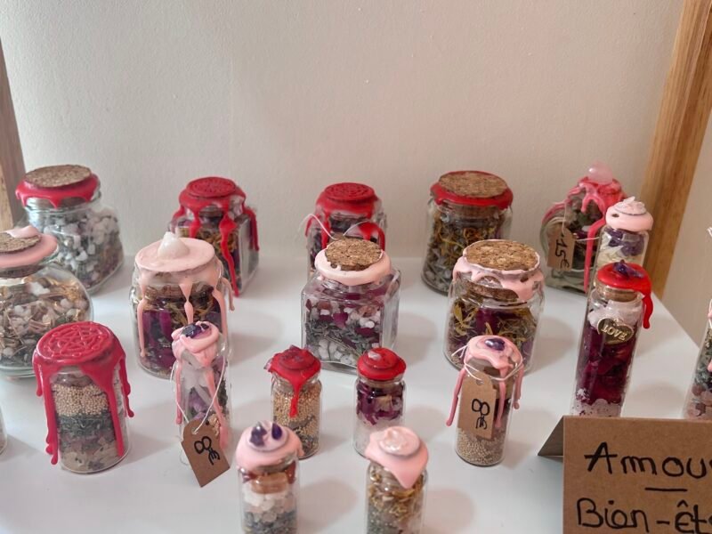 Guérisseuse en libération émotionnelle et créatrice de bijoux