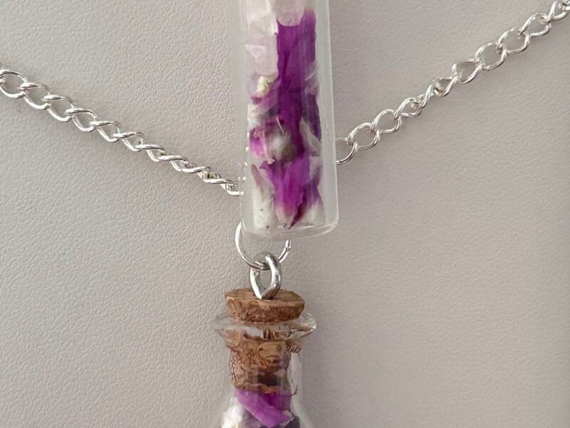 Guérisseuse en libération émotionnelle et créatrice de bijoux