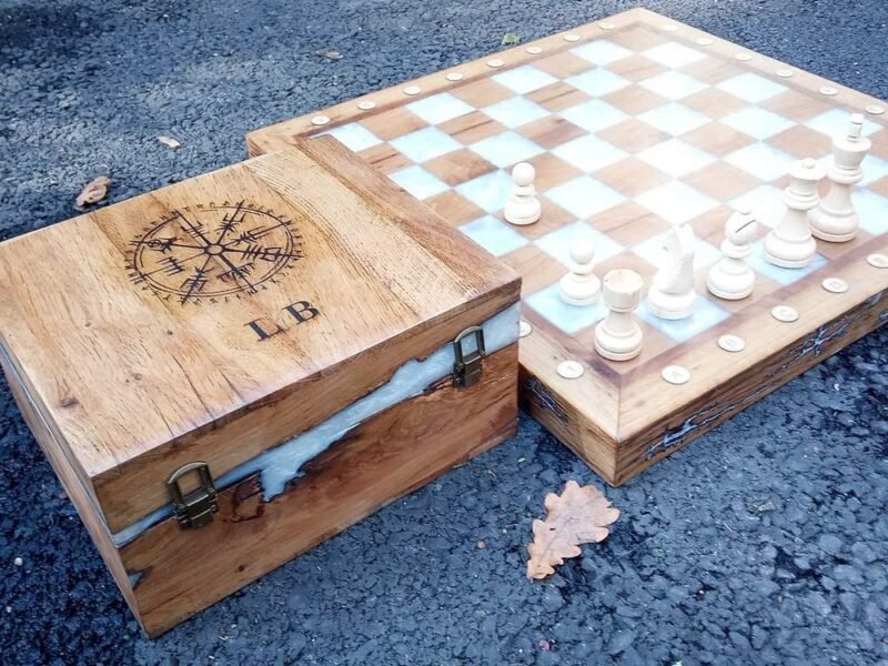 Echiquier bois noble et epoxy nacré