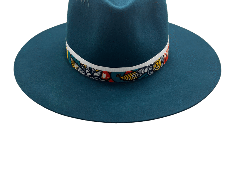 Création de chapeau sur mesure et pièce unique.