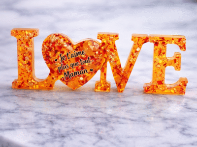 Décoration LOVE en résine personnalisée