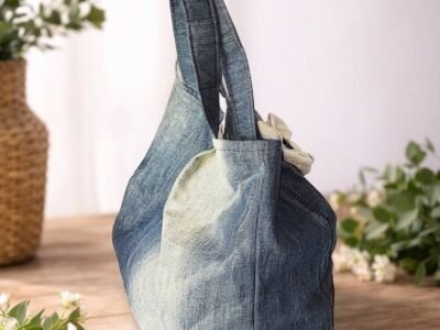 Sac porté main en jean upcyclé