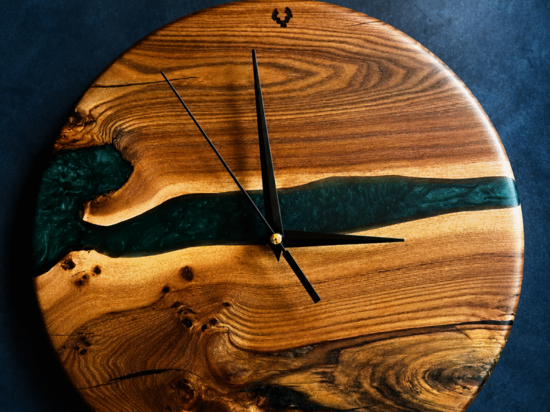 Meuble et objet déco sur mesure en bois massif et résine epoxy