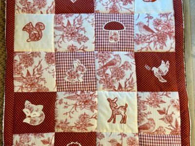 Ensemble bébé en double-gaze motifs toile jouy