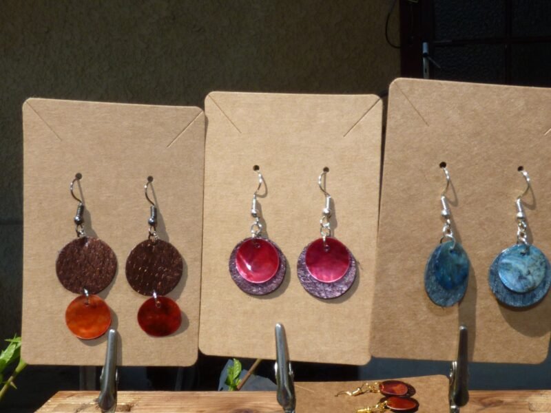 boucle d'oreilles cuir de saumon