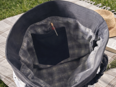 Sac cabas broderie anglaise et jean noir upcyclé