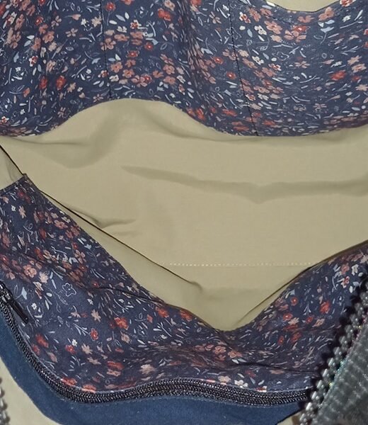 Sac en tissu recyclé zippé.