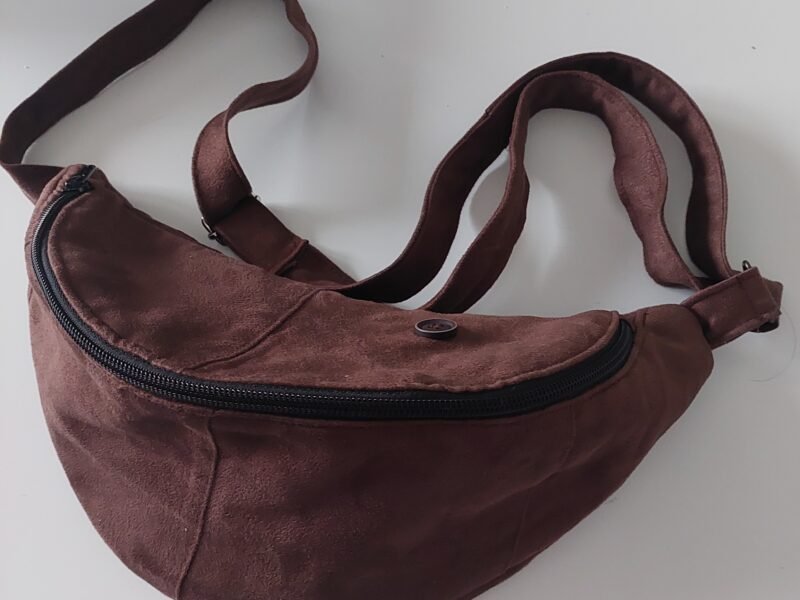 Sac Banane Artisanale – Marron Peau de Pêche & Doublure Vintage – Pièce Unique