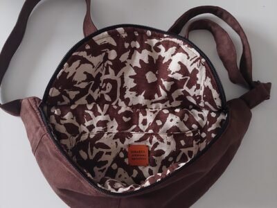 Sac Banane Artisanale – Marron Peau de Pêche & Doublure Vintage – Pièce Unique