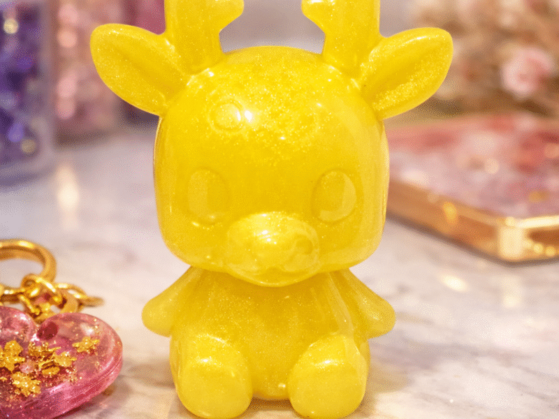 Petit cerf décoratif en résine – Fait main