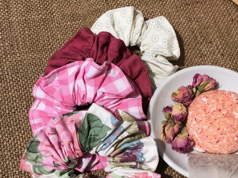 Vintage Bonbon : la mini-collection upcyclée acidulée d'accessoires féminins aux couleurs du Sud