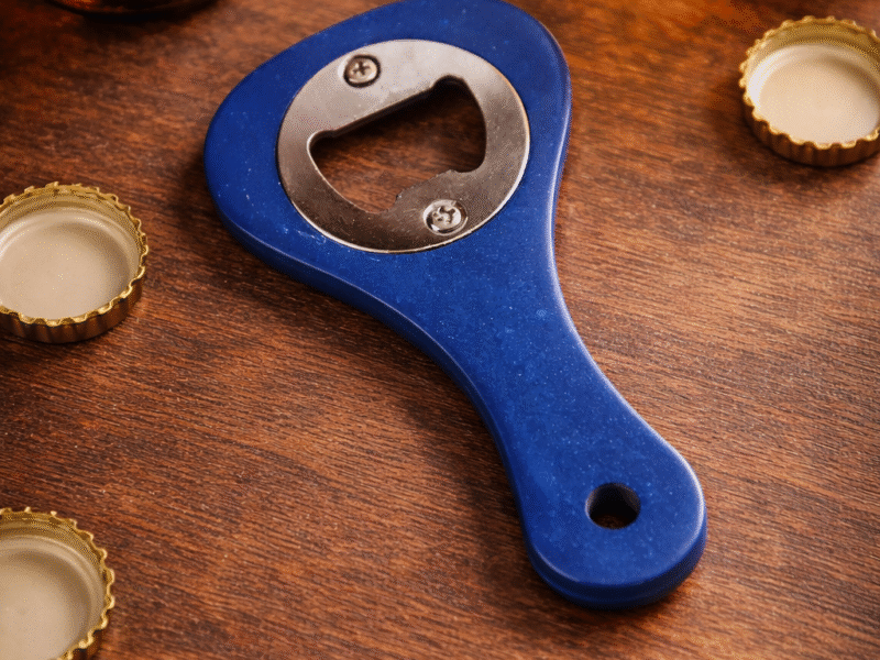 Décapsuleur artisanal en résine – Bleu élégant