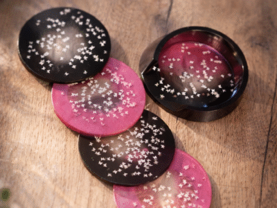 💙 Set de dessous de verre personnalisé – 4 pièces + socle 💙