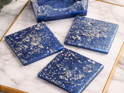 💙 Set de dessous de verre personnalisé – 4 pièces + socle 💙