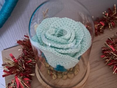 Rose éternelle au crochet