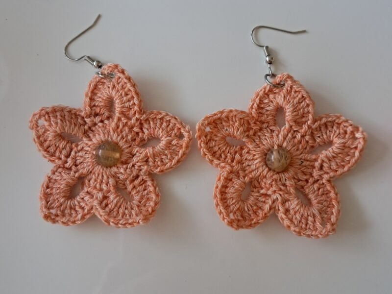 Bracelet et boucles d'oreilles au crochet