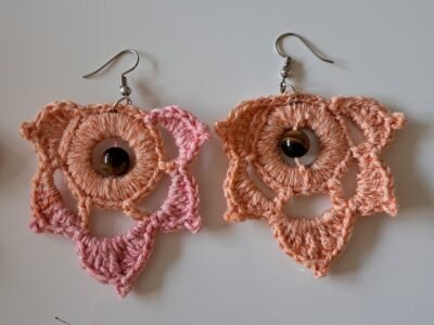 Bracelet et boucles d'oreilles au crochet