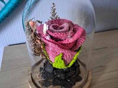 Rose éternelle au crochet