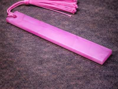 Marque-page en résine – Rose & Blanc