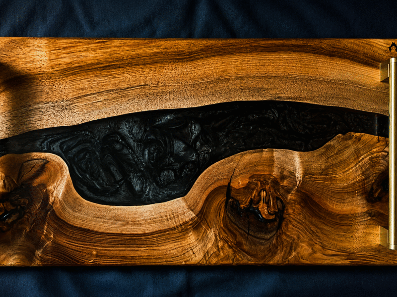 Meuble et objet déco sur mesure en bois massif et résine epoxy
