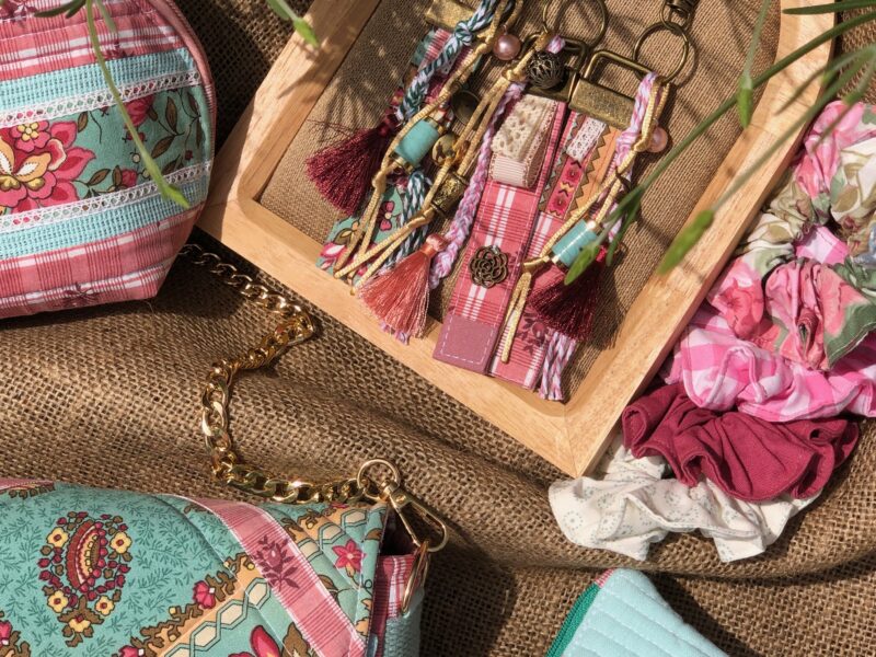Vintage Bonbon : la mini-collection upcyclée acidulée d'accessoires féminins aux couleurs du Sud