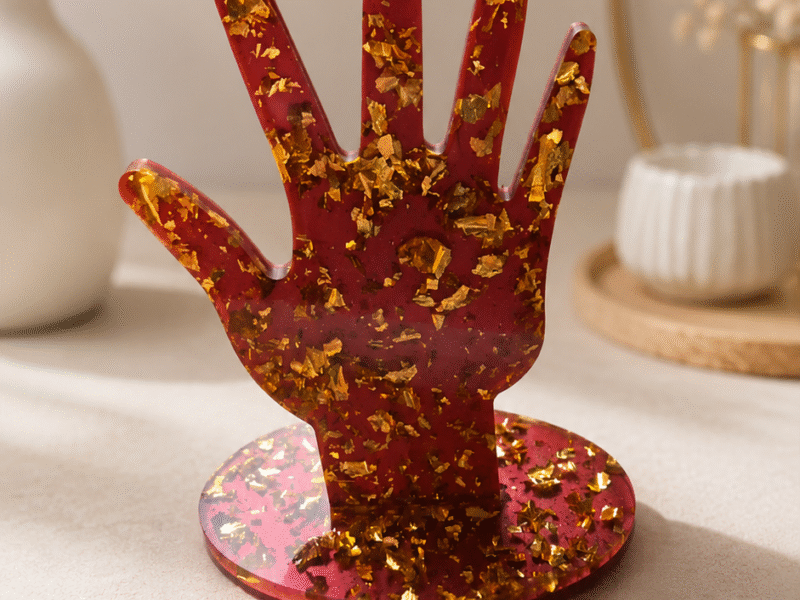 💍 Support bijoux en résine – Rouge et feuille d’or 10euros ( Hors frais d'envoie )