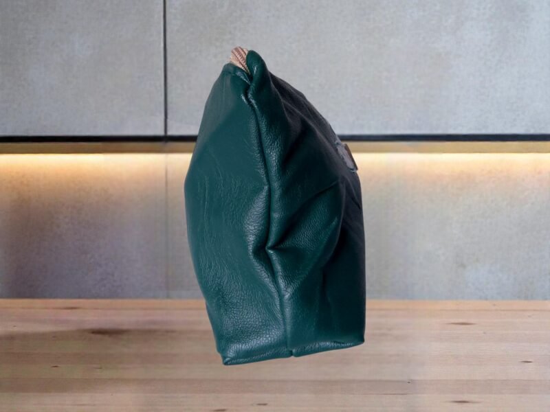 𝗟𝗘 𝗖𝗛𝗔𝗥𝗠𝗘 𝗗𝗜𝗦𝗖𝗥𝗘𝗧 : 𝗡𝗢𝗧𝗥𝗘 𝗣𝗢𝗖𝗛𝗘𝗧𝗧𝗘 𝗙𝗟𝗘𝗨𝗥𝗜𝗘